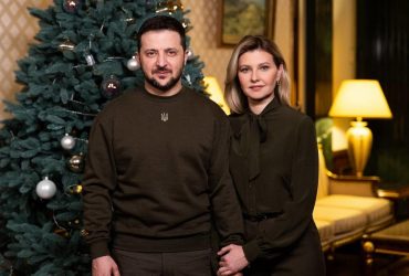 Зеленский с супругой поздравили украинцев с Новым годом и озвучили только одно желание