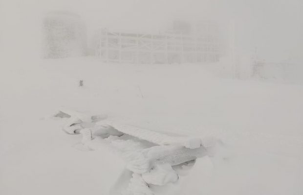 Температура в Карпатах впала до -15°: що зараз коїться у горах (фото)