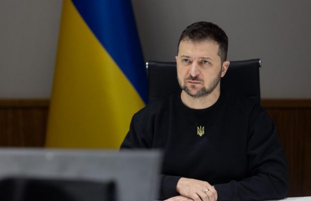 Девочка из Финляндии подарила Зеленскому патриотические носки (фото)