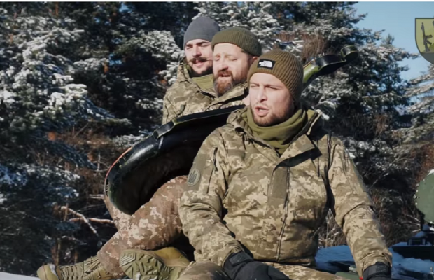 Воїни ЗСУ потужно заспівали "Щедрик" прямо на лінії фронту (відео)