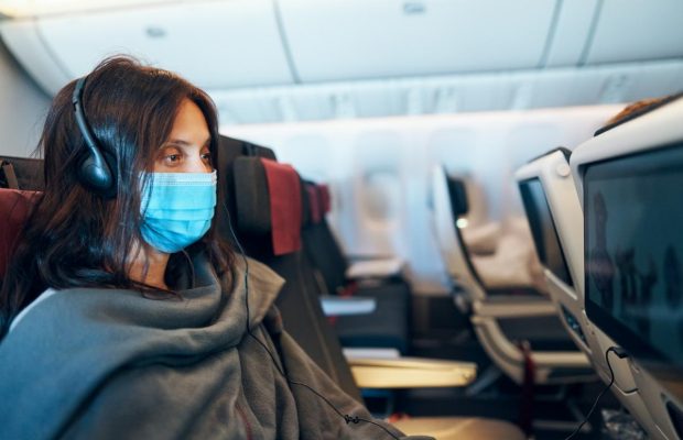 У Південній Кореї пасажир відкрив двері літака прямо в повітрі (відео )