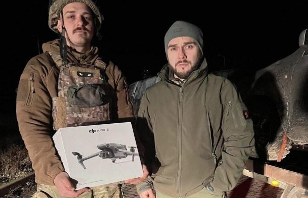 Блогер-мільйонник Заліско відвіз дрони військовим прямо у Бахмут