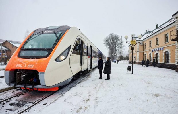 "Укрзалізниця" повертає "Буковельський експрес": вирушатиме зі Львова