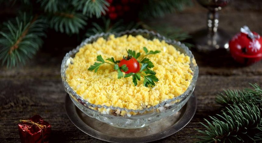 Вкусный салат "Луиза" с селедкой на Новый год: если "Шуба" надоела
