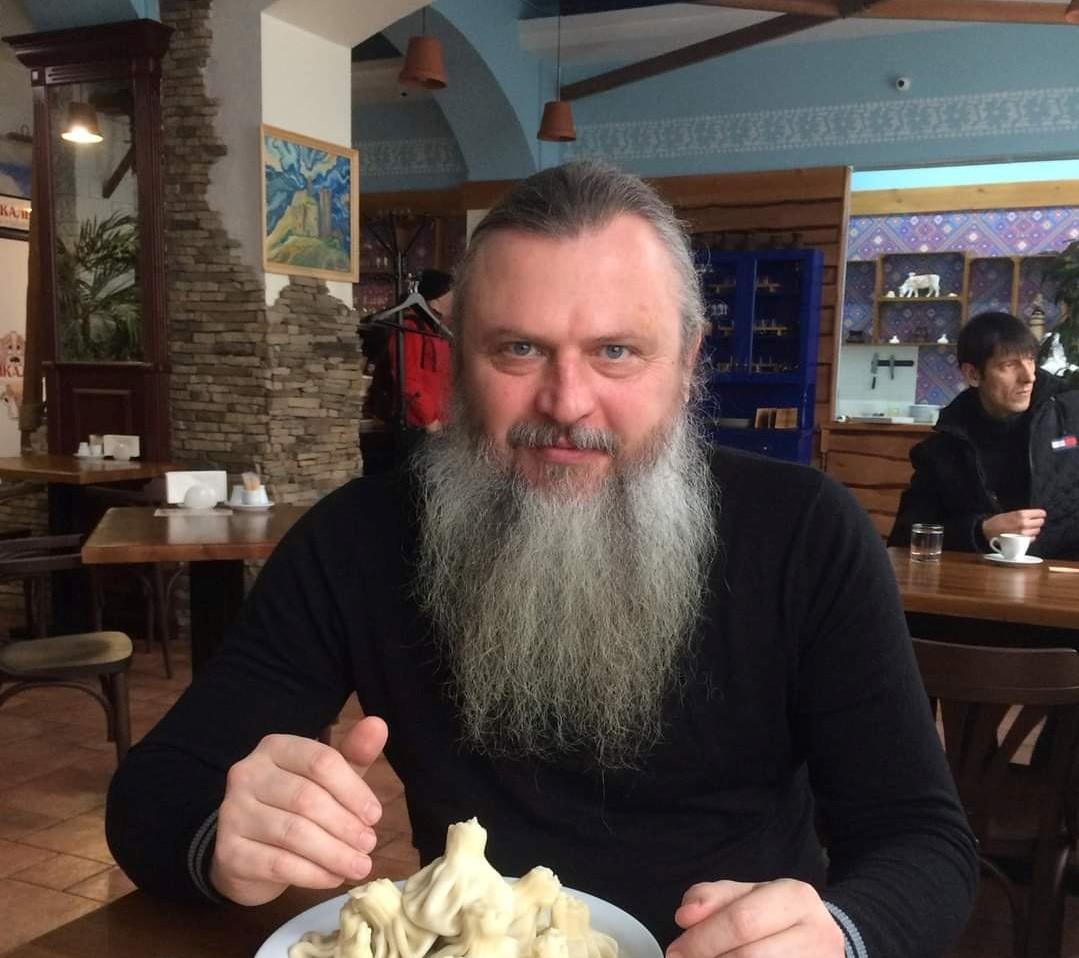 П'яний піп МП побився за пиво / Facebook Олега Лебединського П'яний піп МП побився за пиво / Facebook Олега Лебединського