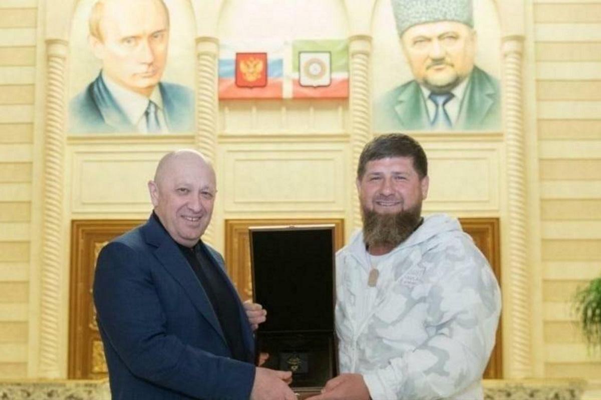 Кадыров позвонил Пригожину по "специальному мобильнику" / фото t.me/DIUkraine