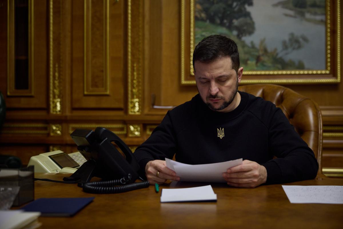 Zelensky signed the decree on new sanctions / photo president.gov.ua