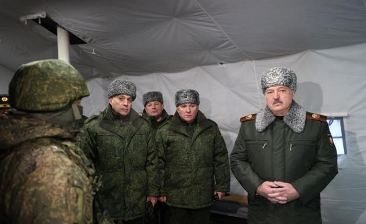 Лукашенко відвідав російські війська в Білорусі / скриншот Лукашенко відвідав російські війська в Білорусі / скриншот