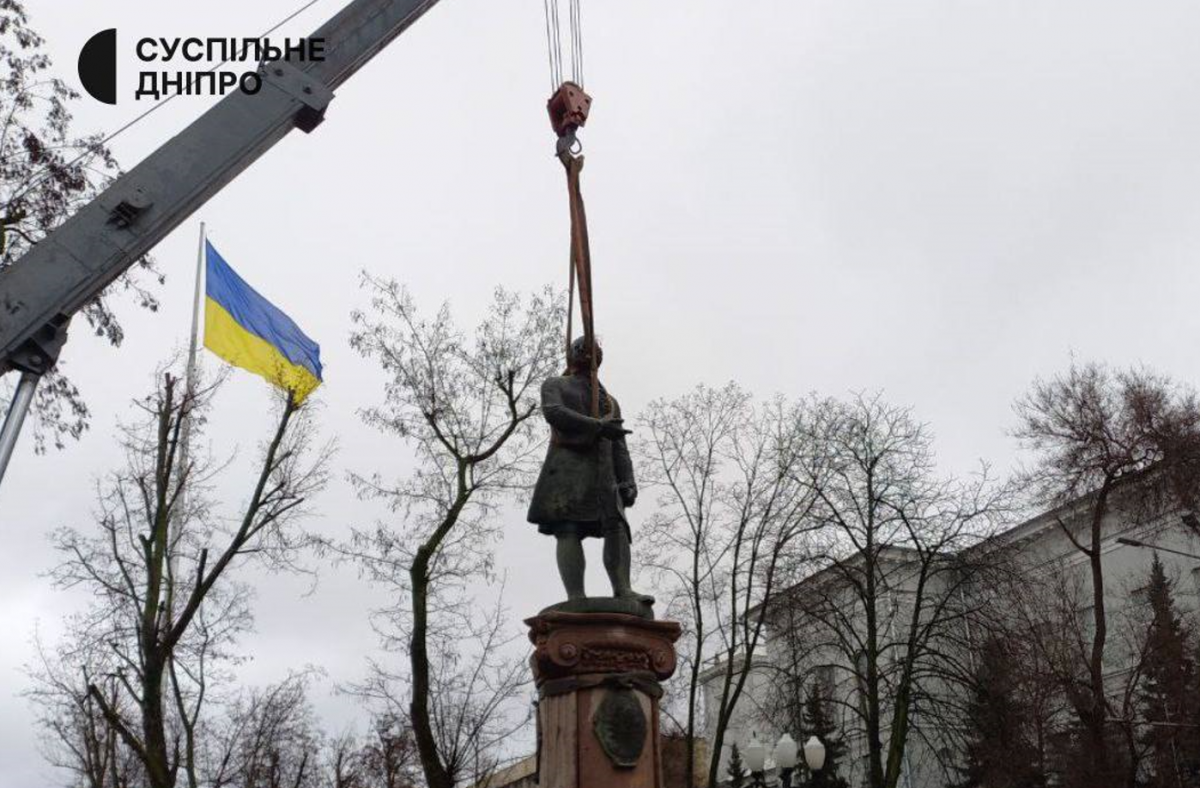 Памятник Ломоносову / фото Суспільне Памятник Ломоносову / фото Суспільне