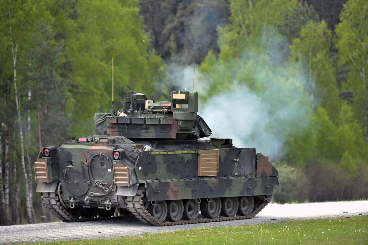 В Украине повреждены или уничтожены менее 20 БМП Bradley, узнали журналисты / фото wikimedia.org В Украине повреждены или уничтожены менее 20 БМП Bradley, узнали журналисты / фото wikimedia.org