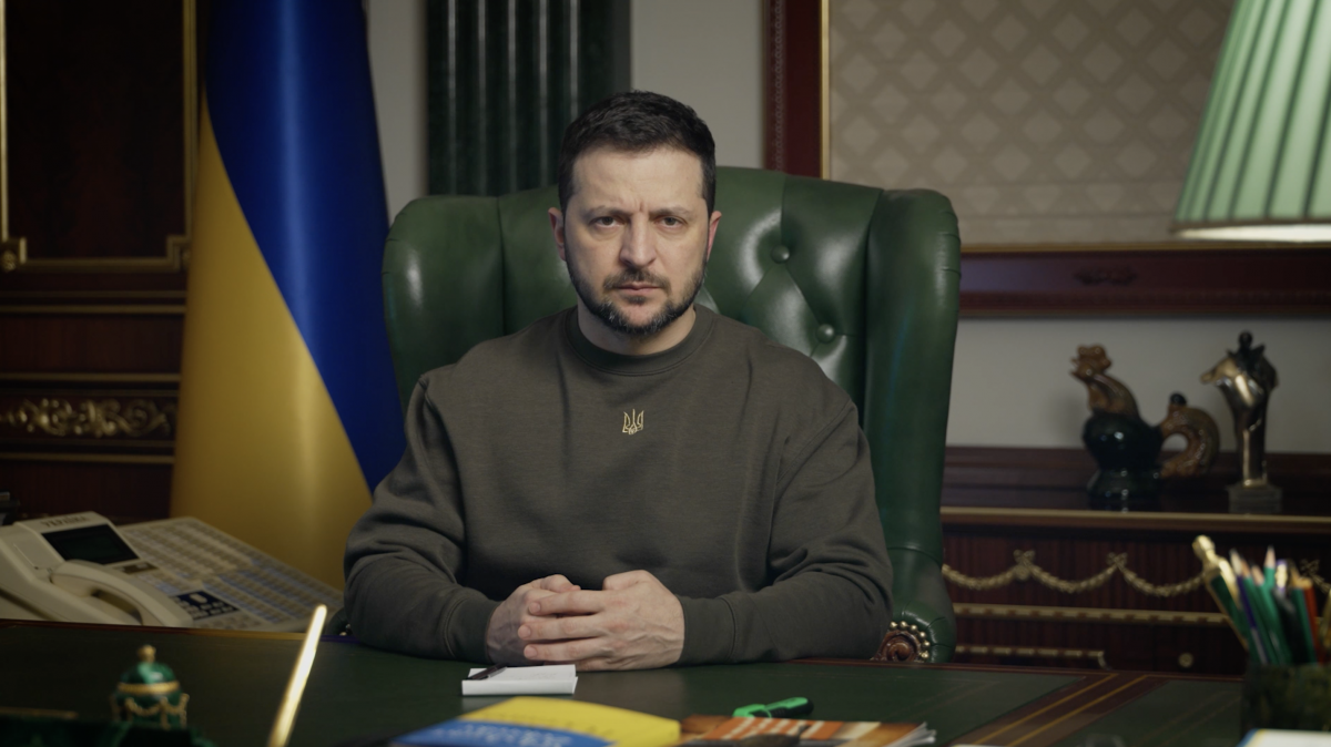 Зеленський: російські снаряди били по Бахмуту та інших українських позиціях / фото president.gov.ua Зеленський: російські снаряди били по Бахмуту та інших українських позиціях / фото president.gov.ua
