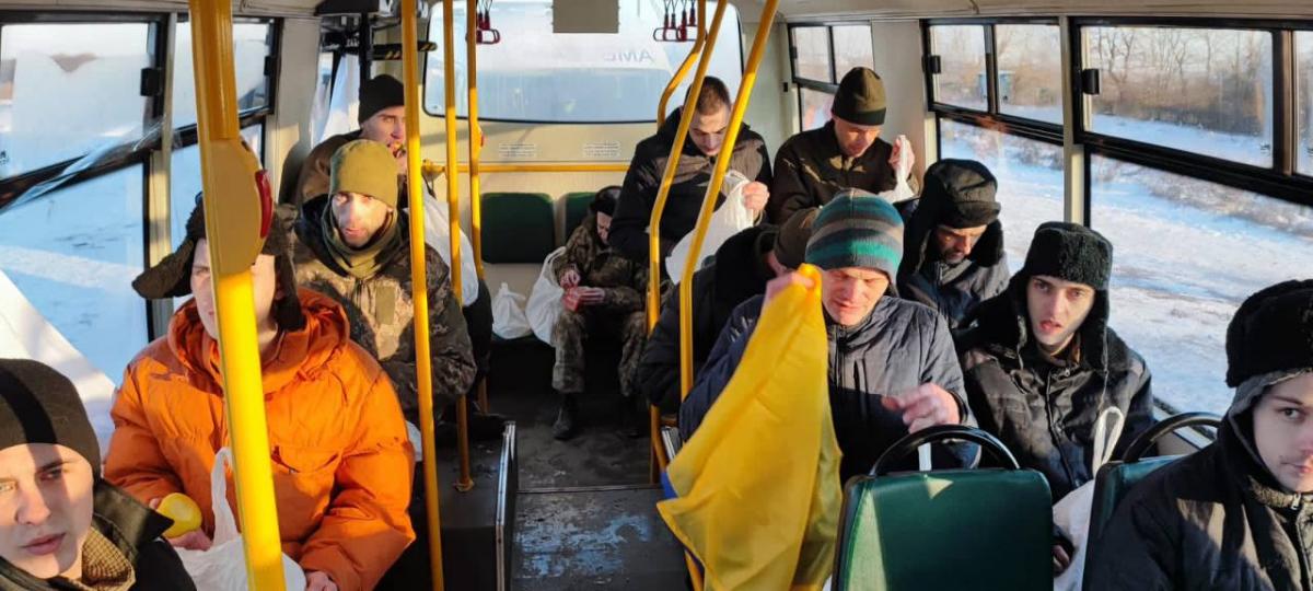 Состоялся очередной обмен пленными: 50 украинских защитников дома / фото Андрей Ермак Состоялся очередной обмен пленными: 50 украинских защитников дома / фото Андрей Ермак