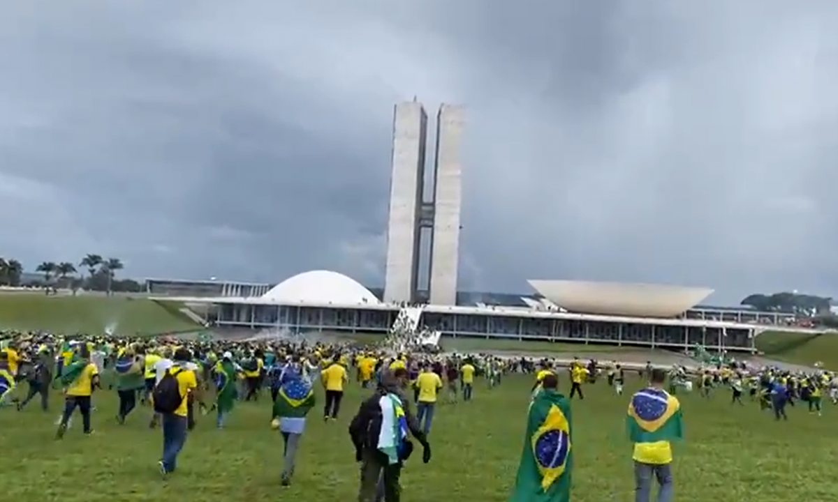 Riots in Brazil / Screenshot