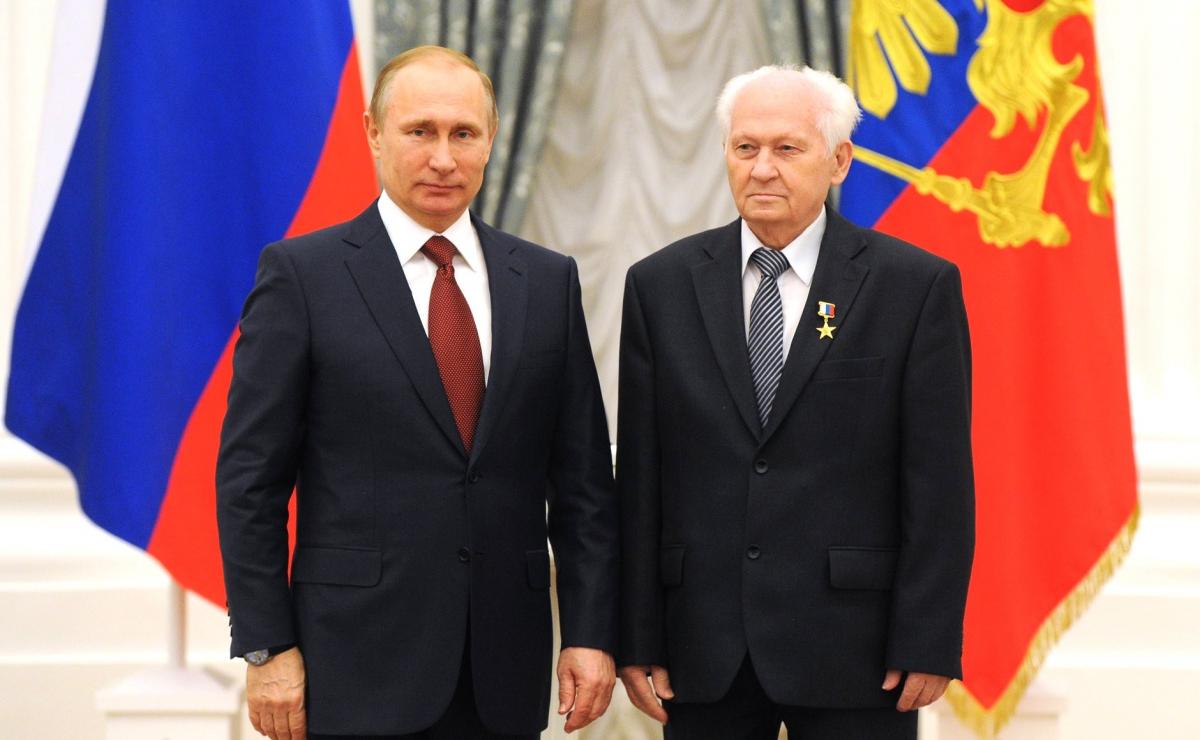 Помер Розробник ракет "Калібр", якими РФ обстрілює Україну / фото прес-служба Кремля Помер Розробник ракет "Калібр", якими РФ обстрілює Україну / фото прес-служба Кремля