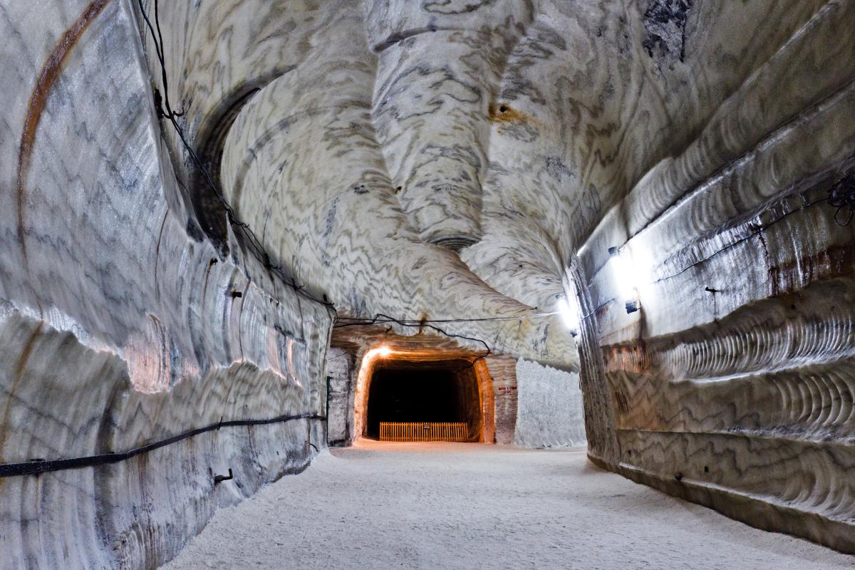 Part of the fighting is focused on the entrances to the salt mine tunnels / ua.depositphotos.com