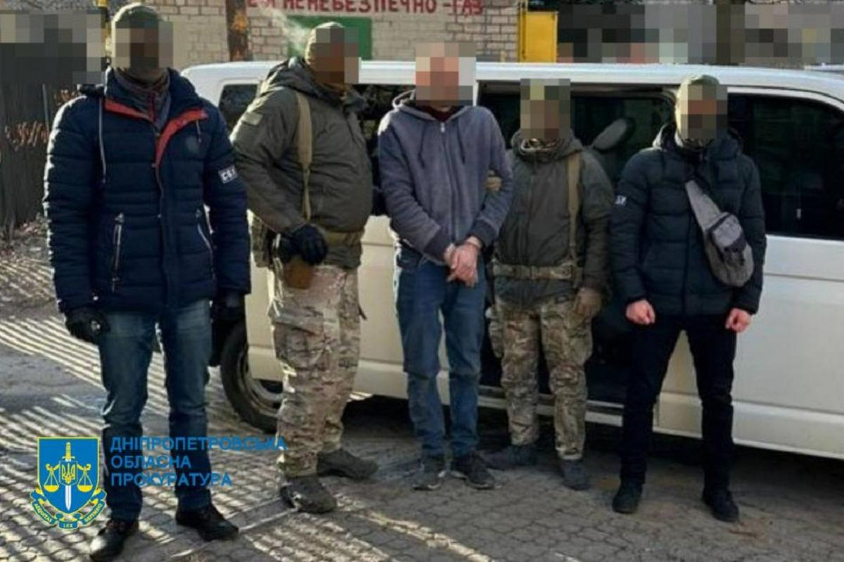 Інформатора затримали під час виконання чергового завдання представника держави-агресора / фото Офіс Генерального прокурора Інформатора затримали під час виконання чергового завдання представника держави-агресора / фото Офіс Генерального прокурора