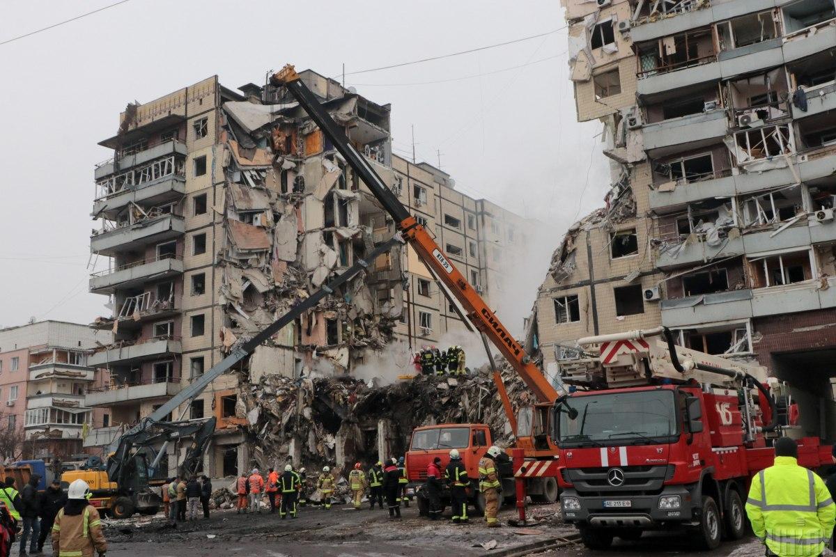 A building destroyed by Russia in Dnipro / photo Serhii Diveev, 