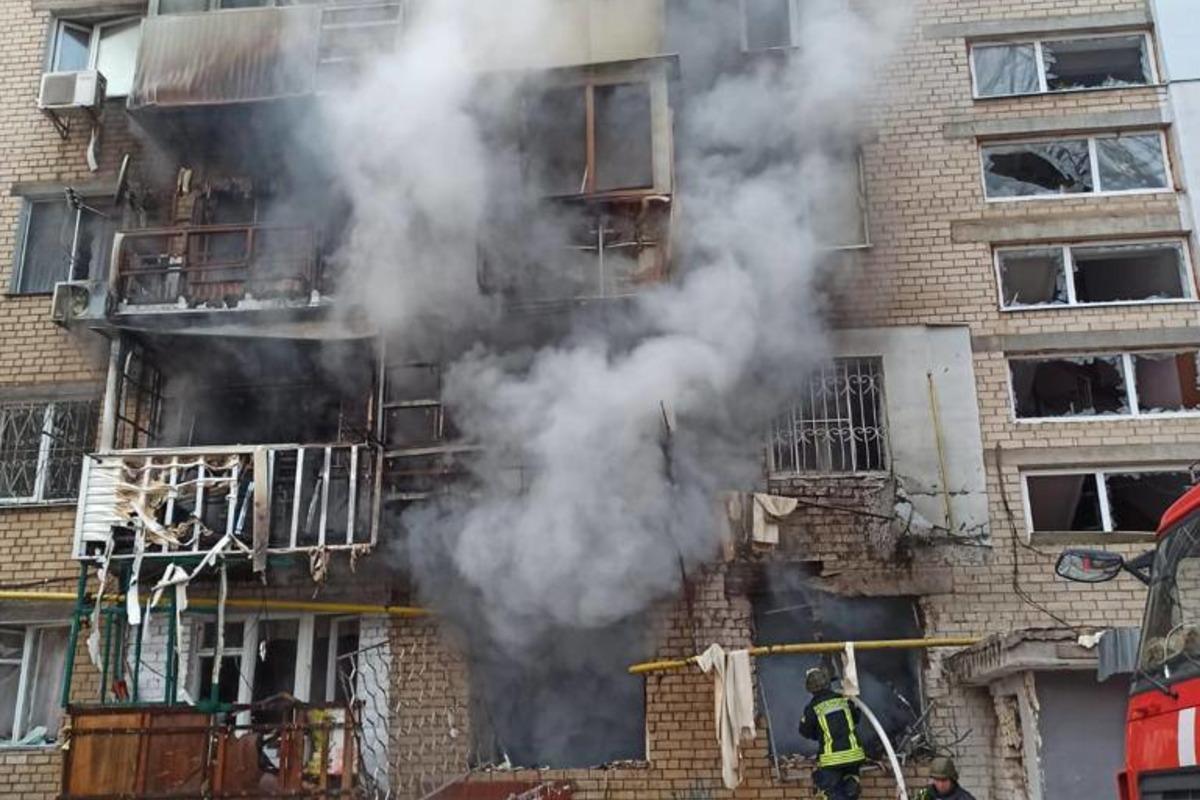 Вороги у Херсоні навмисно поцілили у приміщення, де працюють представники Червоного Хреста, стверджують в ОП / фото t.me/tymoshenko_kyrylo Вороги у Херсоні навмисно поцілили у приміщення, де працюють представники Червоного Хреста, стверджують в ОП / фото t.me/tymoshenko_kyrylo