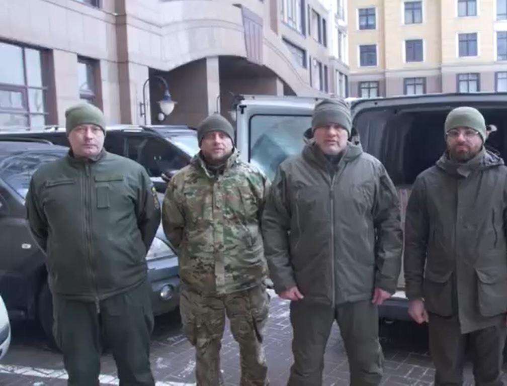 Волонтери передали батальйону 'Свобода' індивідуальні набори для обігріву бійців Волонтери передали батальйону 'Свобода' індивідуальні набори для обігріву бійців