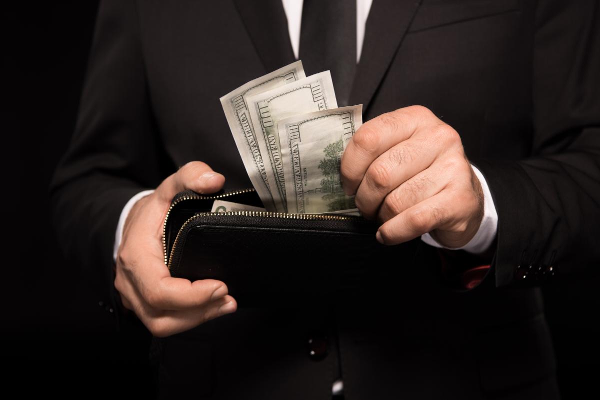 Парень решил продавать свечи с печатью на Etsy / фото ua.depositphotos.com Парень решил продавать свечи с печатью на Etsy / фото ua.depositphotos.com