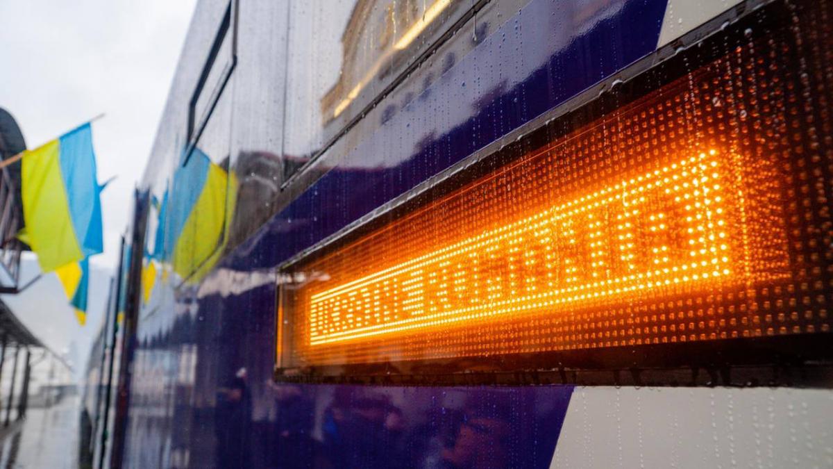 "Мармаросский экспресс" будет курсировать с 18 января / фото пресс-службы "Укрзализныци" "Мармаросский экспресс" будет курсировать с 18 января / фото пресс-службы "Укрзализныци"