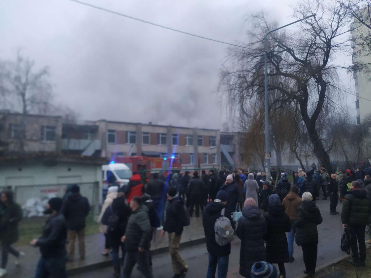 В Броварах упал вертолет-все подробности на УНИАН / фото из соцсетей В Броварах упал вертолет-все подробности на УНИАН / фото из соцсетей