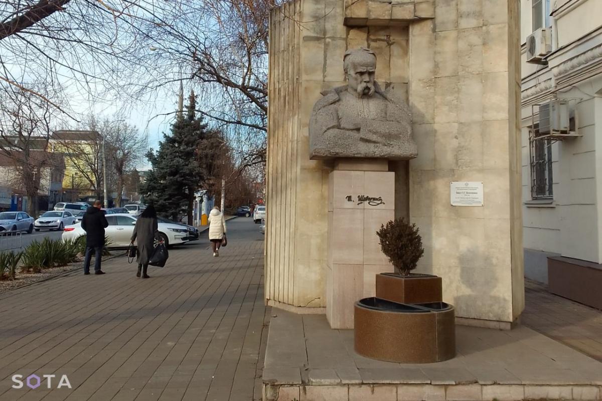 Стихійні меморіали жертвам ракетного удару по Дніпру в Росії / фото Telegram-канал SOTA Стихійні меморіали жертвам ракетного удару по Дніпру в Росії / фото Telegram-канал SOTA