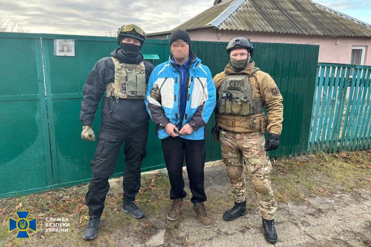 СБУ удалось поймать троих предателей на Харьковщине, четвертому удалось скрыться / фото пресс-служба СБУ СБУ удалось поймать троих предателей на Харьковщине, четвертому удалось скрыться / фото пресс-служба СБУ