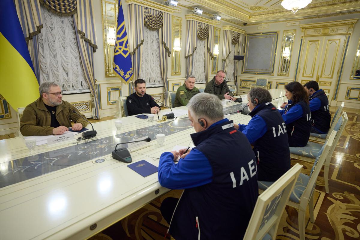 Зеленський привітав розміщення інспекторів МАГАТЕ на українських АЕС / фото president.gov.ua Зеленський привітав розміщення інспекторів МАГАТЕ на українських АЕС / фото president.gov.ua