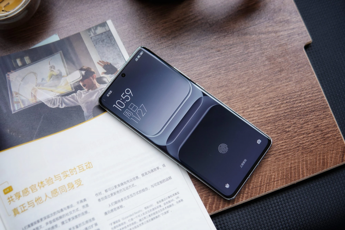 Xiaomi 13 побил рекорд яркости среди телефонов на Android / фото Xiaomi Xiaomi 13 побил рекорд яркости среди телефонов на Android / фото Xiaomi