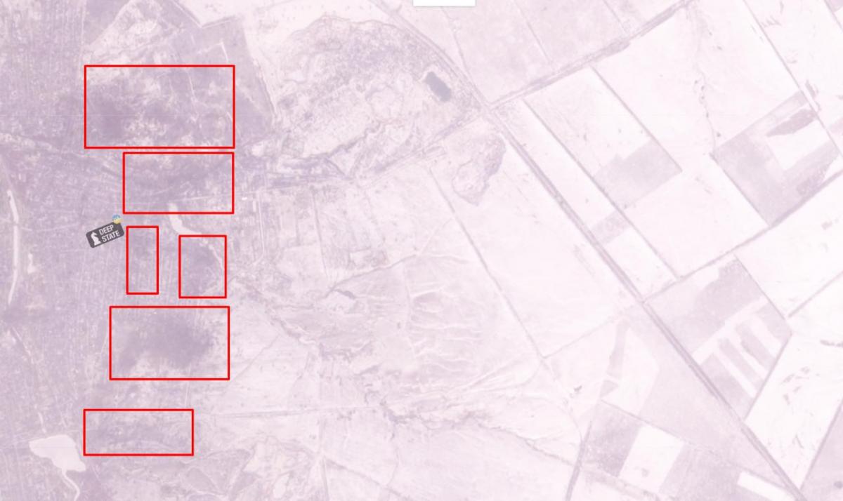 Окрестности Бахмута усеяны воронками от артиллерийских обстрелов / фото DeepStateUA Окрестности Бахмута усеяны воронками от артиллерийских обстрелов / фото DeepStateUA