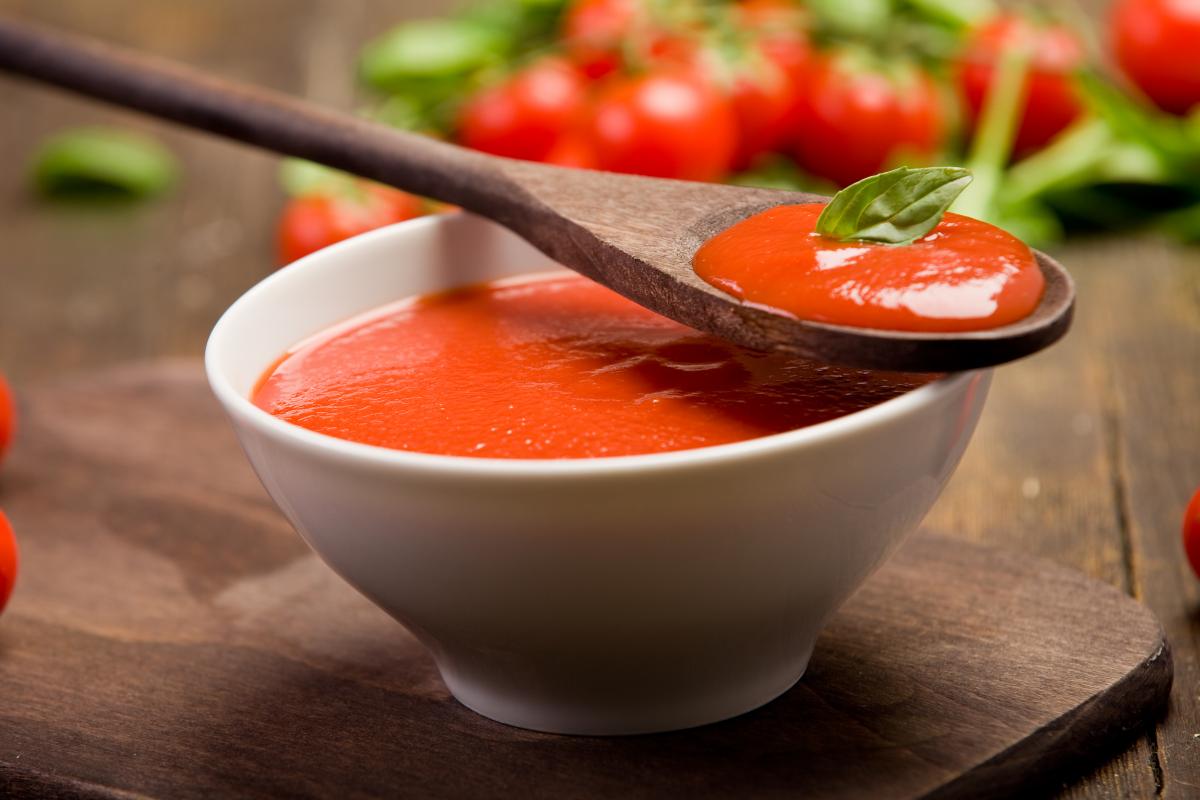 томатный соус для пиццы из помидор классический рецепт фото 100