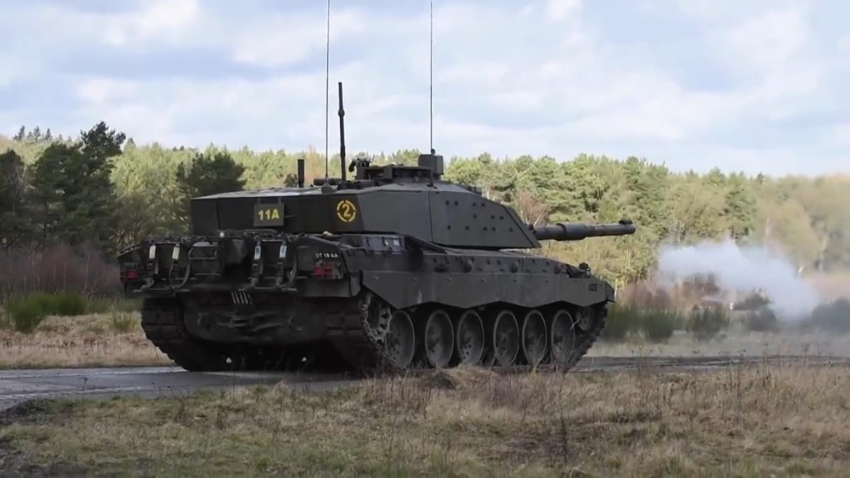 Украинцы будут воевать на британских танках / скриншот