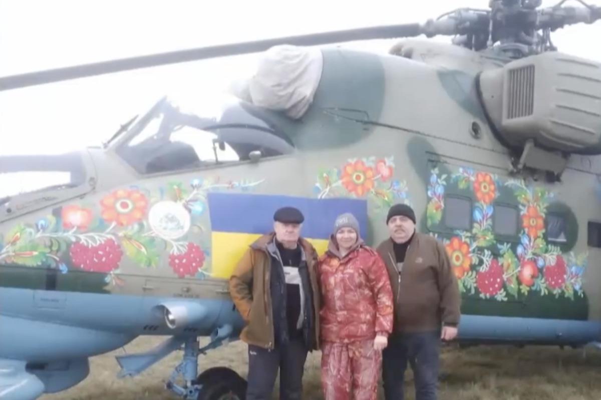 Майстри розписали гелікоптер / скріншот Майстри розписали гелікоптер / скріншот