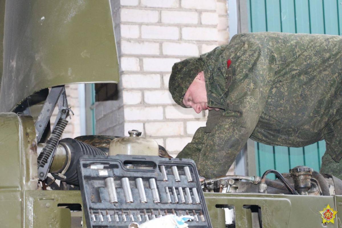 У Білорусі приступили до розконсервації військової техніки (фото) У Білорусі приступили до розконсервації військової техніки (фото)