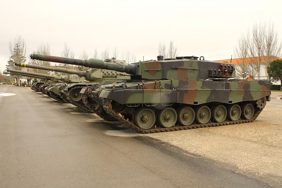 Западные танки должны поспеть к весенней кампании / фото wikimedia.org