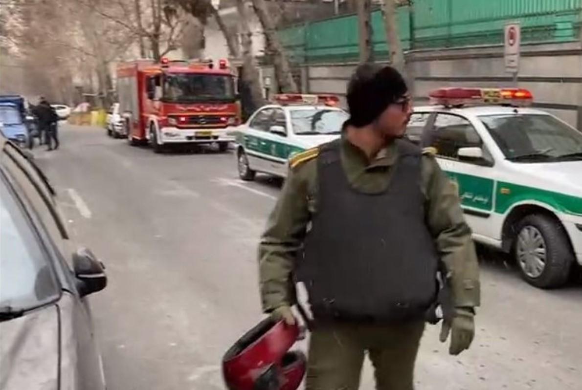 На посольство Азербайджана в Иране напали / скриншот