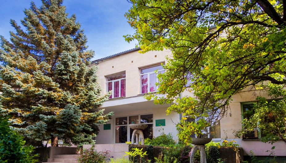 Дитячий будинок "Елочка" в Сімферополі / скріншот Дитячий будинок "Елочка" в Сімферополі / скріншот