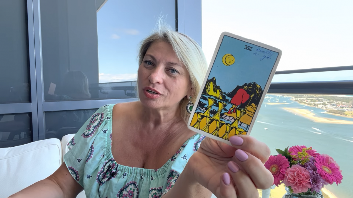 Анжела Перл склала таро-гороскоп на квітень / скріншот Анжела Перл склала таро-гороскоп на квітень / скріншот