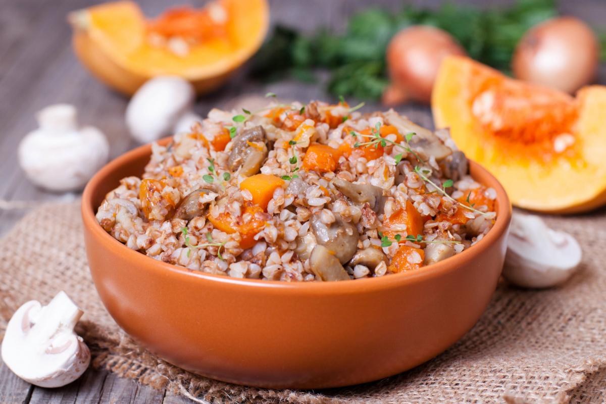 Яка гречка корисніша варена чи запарена / фото ua.depositphotos.com Яка гречка корисніша варена чи запарена / фото ua.depositphotos.com