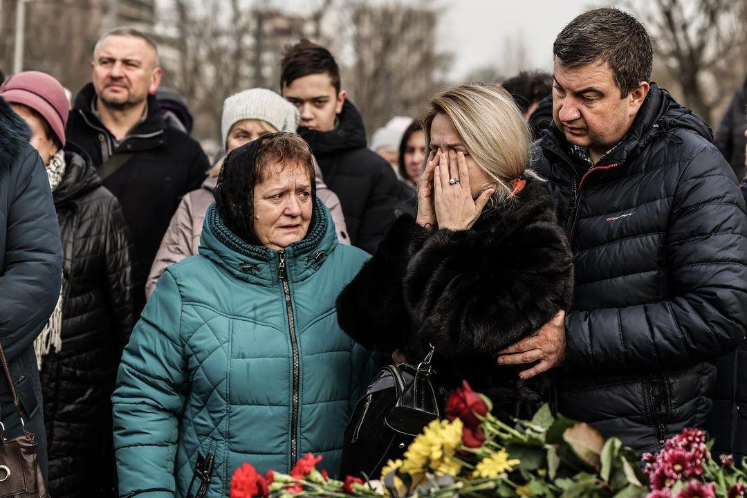 Парень погиб в результате "прилета" ракеты по дому в Днепре / фото instagram.com/miss_oksana Парень погиб в результате "прилета" ракеты по дому в Днепре / фото instagram.com/miss_oksana