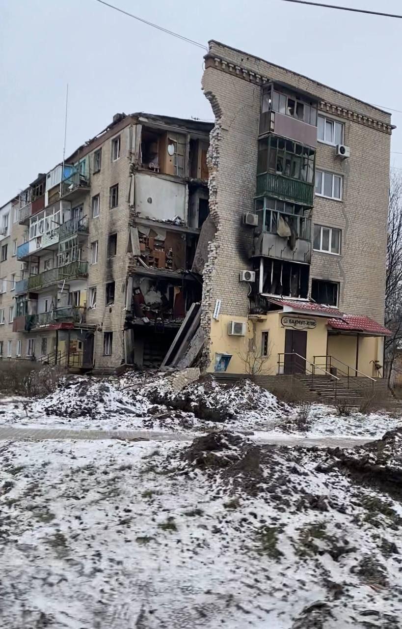 Війська РФ постійно атакують Бахмут / фото надані Вадимом Фоменко Війська РФ постійно атакують Бахмут / фото надані Вадимом Фоменко