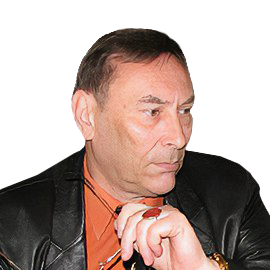 під час війни лемурам іноді доводиться роздавати пледи, а папуг селити в кабінет директора