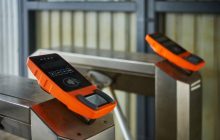 "Укрзалізниця" дозволила платити картками за проїзд в київській міській електричці