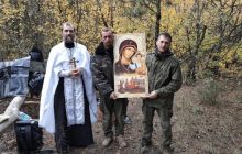 Викраденим з Луганська хрестом благословляли "мобіків" за 40 днів до вибухів у Макіївці