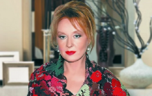 В российском театре известную актрису заменили на людей в цветах флага Украины