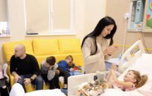 Отец закрыл собой детей от кассетного снаряда, они вмиг осиротели (видео)