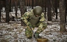 На севере Киевщины украинские защитники заминировали танкодоступные участки (фото)