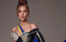 Українка на "Міс Всесвіту" зачарувала розкішною сукнею з синьо-жовтим серцем