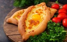 Які хачапурі більш традиційні і як приготувати "по-аджарськи": секрети Грузії від шефа